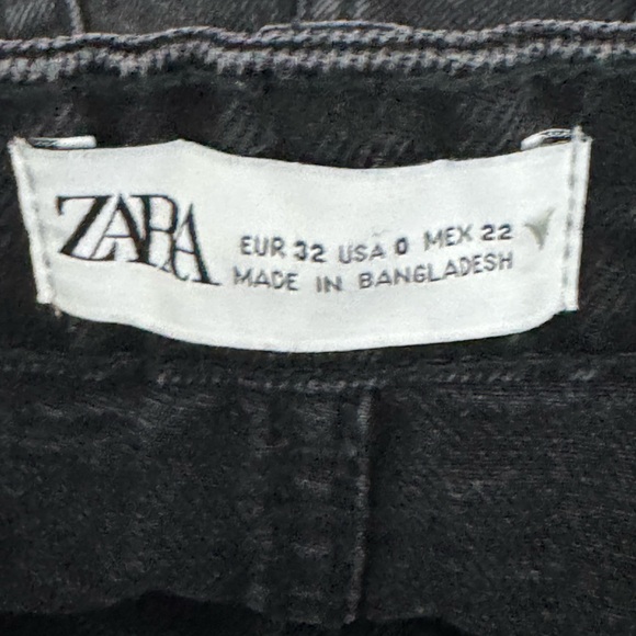 Zara Jean Shorts Women's Size 0 Black Distressed Cut Off High Waist Button Fly - Picture 3 of 4